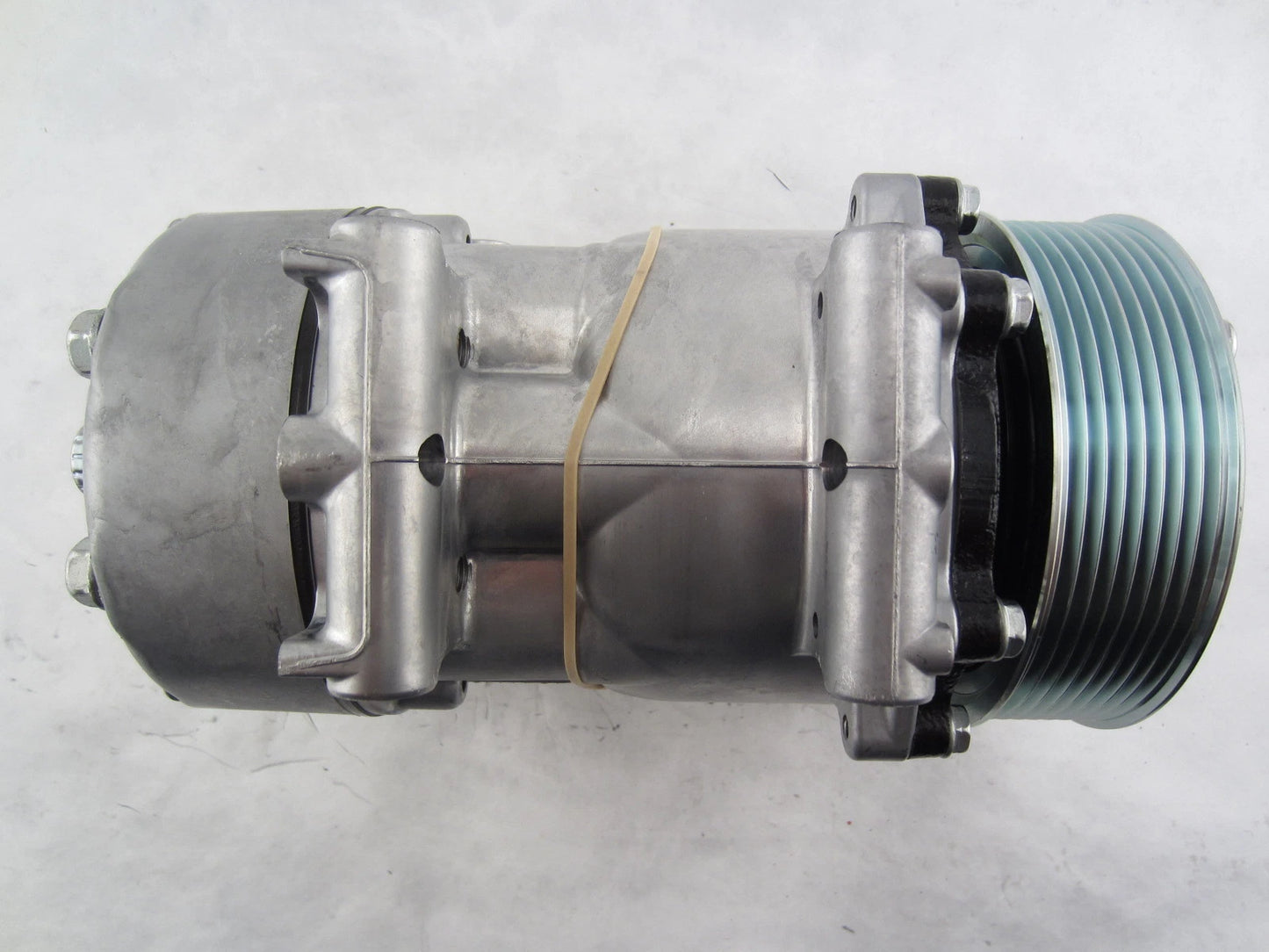 AC Compressor Replacement for Toyota Land Cruiser 200 (2008–2021)