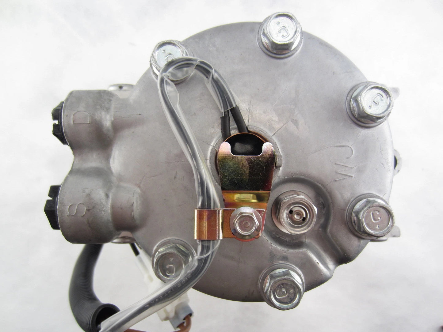 AC Compressor Replacement for Toyota Land Cruiser 100 Series (1998–2007)